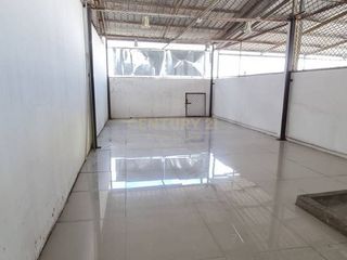 For sale 4 bedrooms retail Space in Phra Khanong, Bangkok