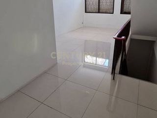 For sale 4 bedrooms retail Space in Phra Khanong, Bangkok