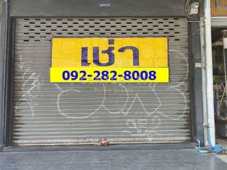 For sale 4 bedrooms retail Space in Phra Khanong, Bangkok
