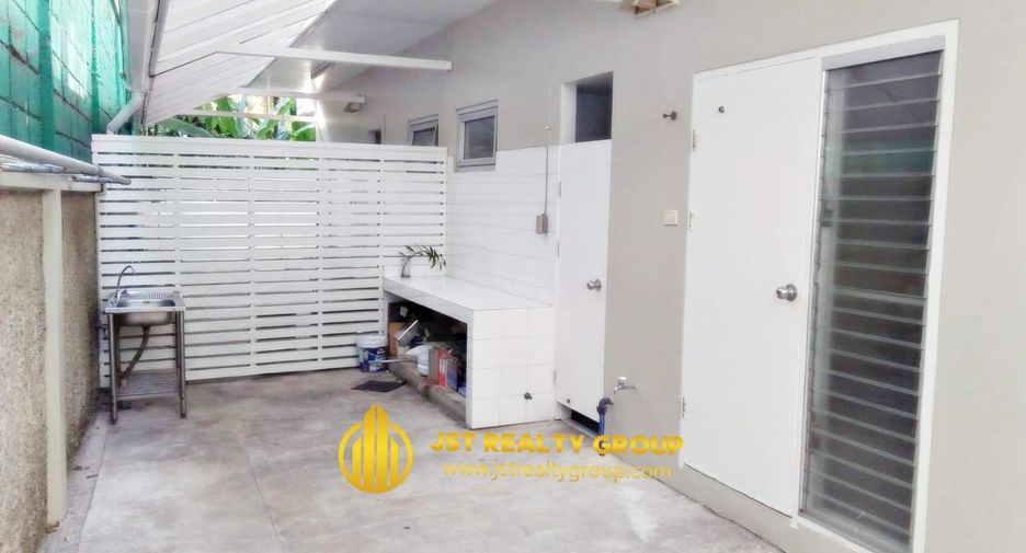 出租 4 卧室 独立屋 在 Khlong Toei, 曼谷