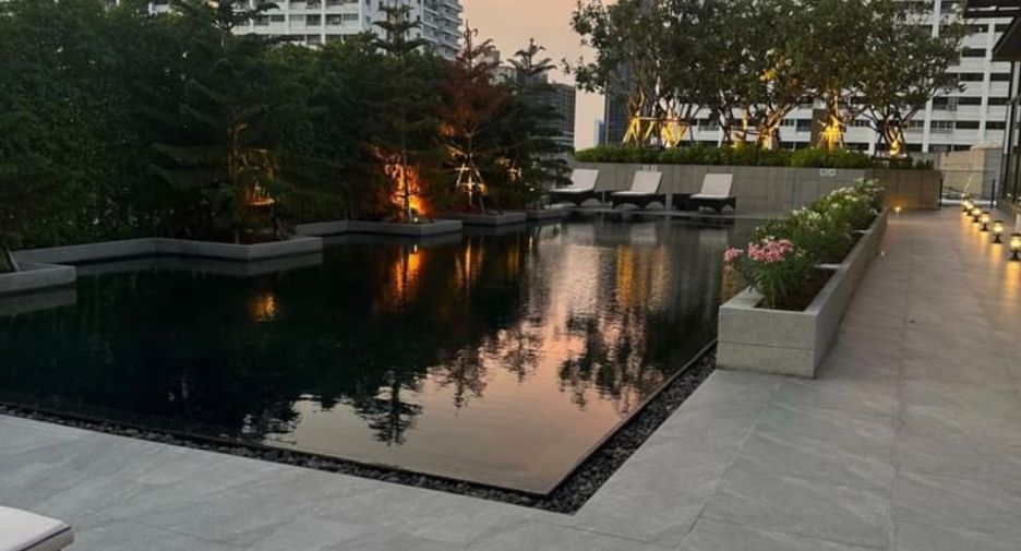 For sale 2 bedrooms condo in Watthana, Bangkok