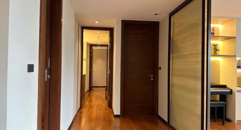For sale 2 bedrooms condo in Watthana, Bangkok