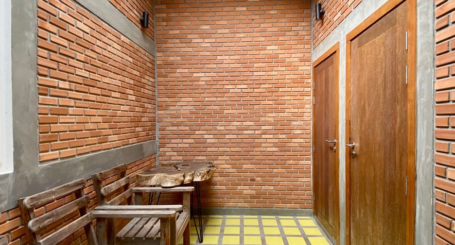 For rent and for sale 6 bedrooms house in Hang Dong, Chiang Mai