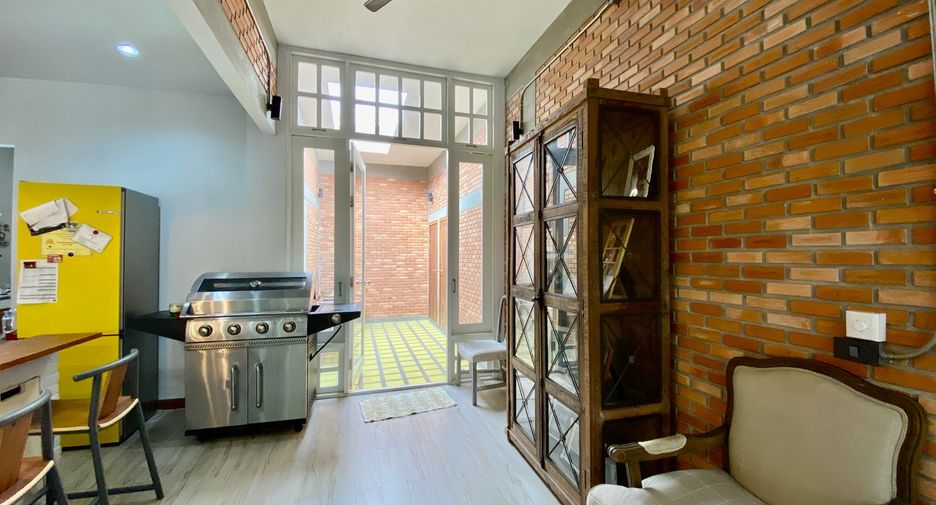 For rent and for sale 6 bedrooms house in Hang Dong, Chiang Mai