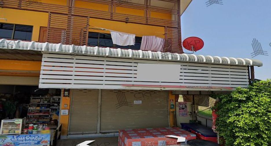 For sale 2 bed retail Space in Saraphi, Chiang Mai