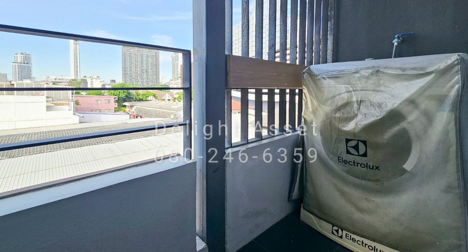 For sale 1 bed condo in Huai Khwang, Bangkok