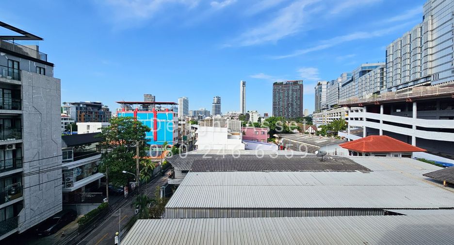 For sale 1 bed condo in Huai Khwang, Bangkok