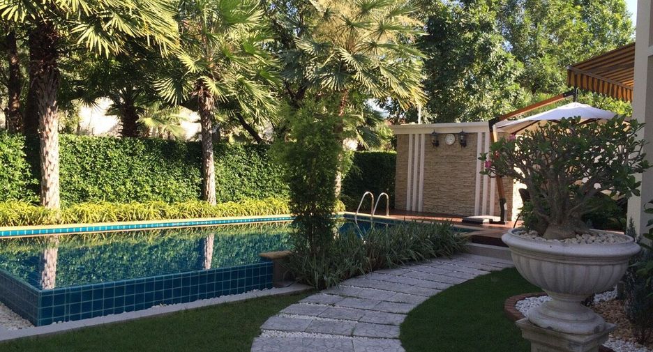 For sale 5 bedrooms house in Taling Chan, Bangkok
