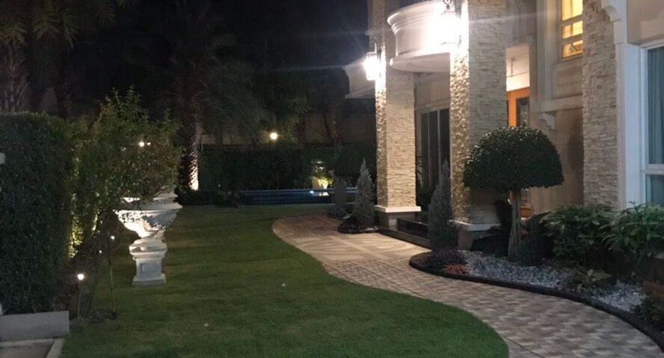 For sale 5 bedrooms house in Taling Chan, Bangkok