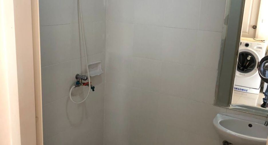 For sale 5 bedrooms house in Taling Chan, Bangkok