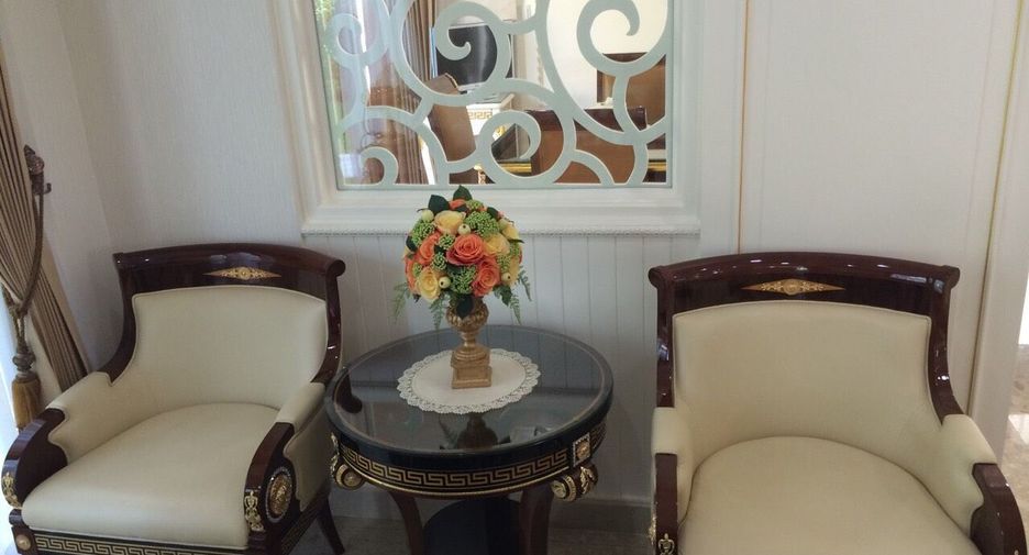For sale 5 bedrooms house in Taling Chan, Bangkok