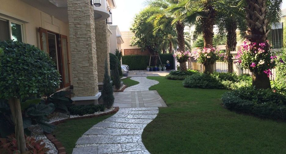 For sale 5 bedrooms house in Taling Chan, Bangkok