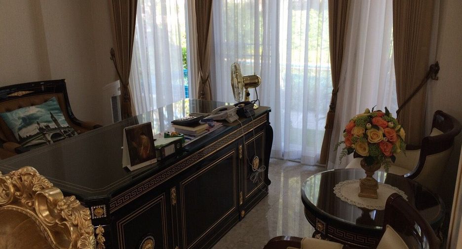 For sale 5 bedrooms house in Taling Chan, Bangkok