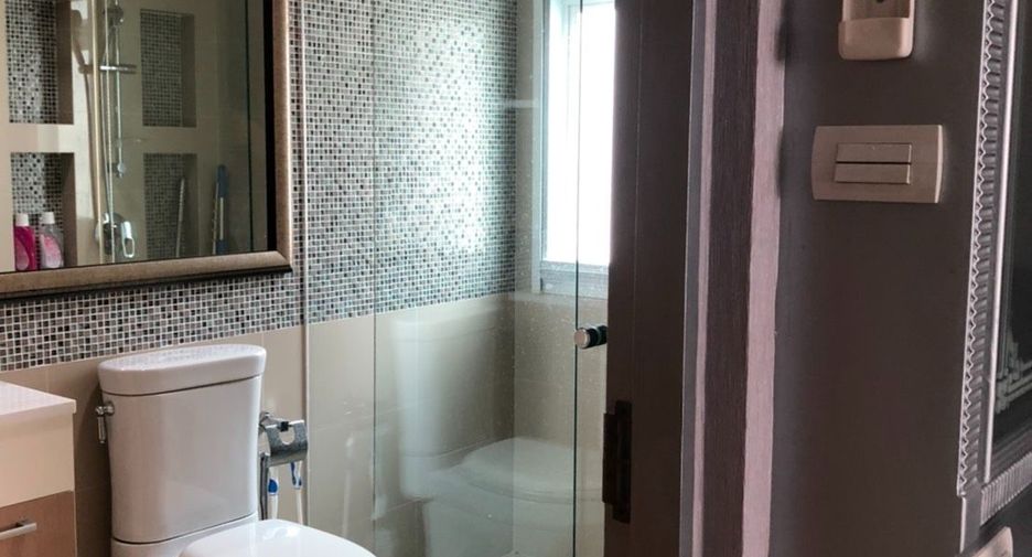 For sale 5 bedrooms house in Taling Chan, Bangkok