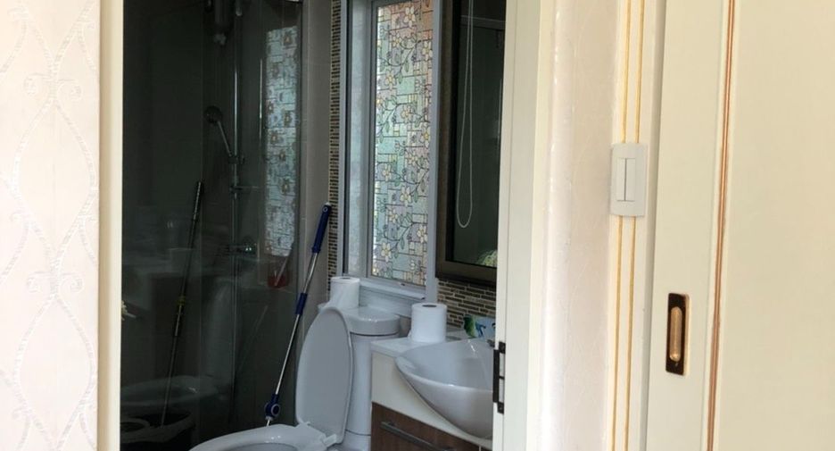 For sale 5 bedrooms house in Taling Chan, Bangkok