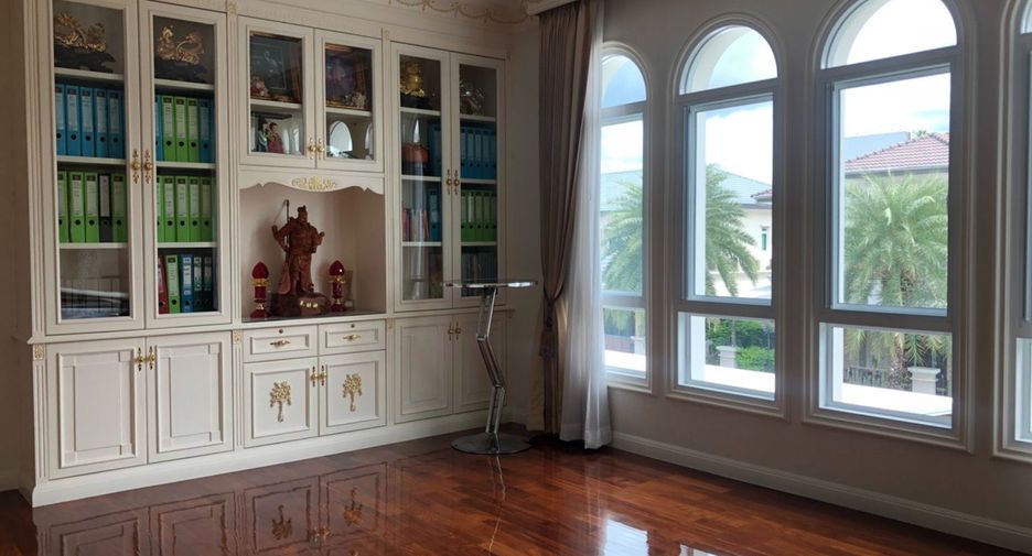 For sale 5 bedrooms house in Taling Chan, Bangkok