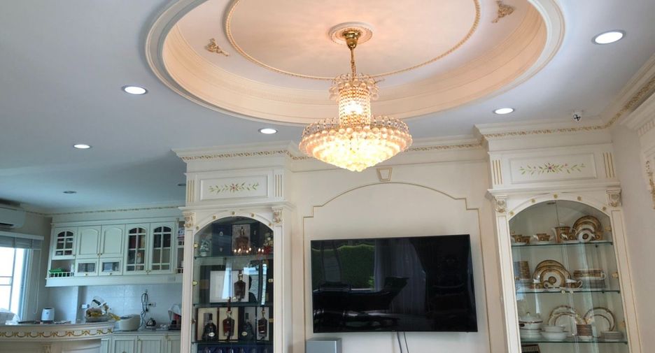 For sale 5 bedrooms house in Taling Chan, Bangkok