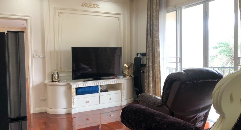 For sale 5 bedrooms house in Taling Chan, Bangkok