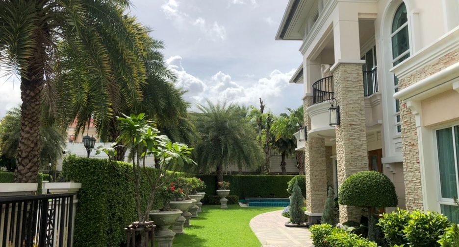 For sale 5 bedrooms house in Taling Chan, Bangkok