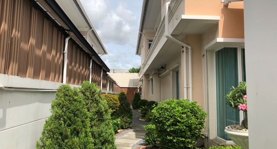 For sale 5 bedrooms house in Taling Chan, Bangkok