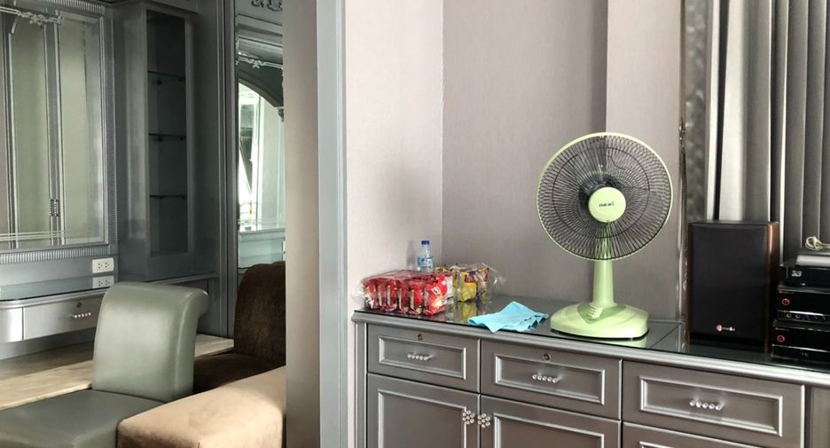 For sale 5 bedrooms house in Taling Chan, Bangkok