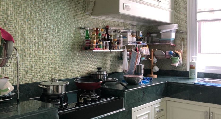 For sale 5 bedrooms house in Taling Chan, Bangkok
