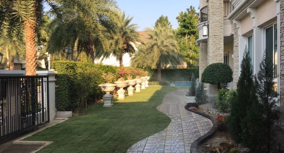 For sale 5 bedrooms house in Taling Chan, Bangkok