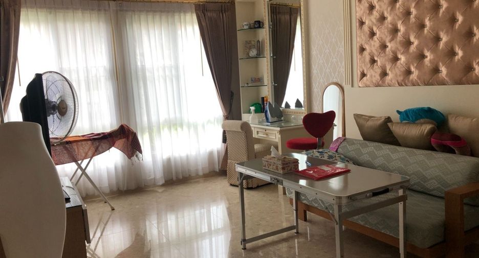 For sale 5 bedrooms house in Taling Chan, Bangkok