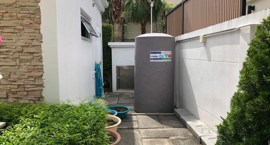 For sale 5 bedrooms house in Taling Chan, Bangkok