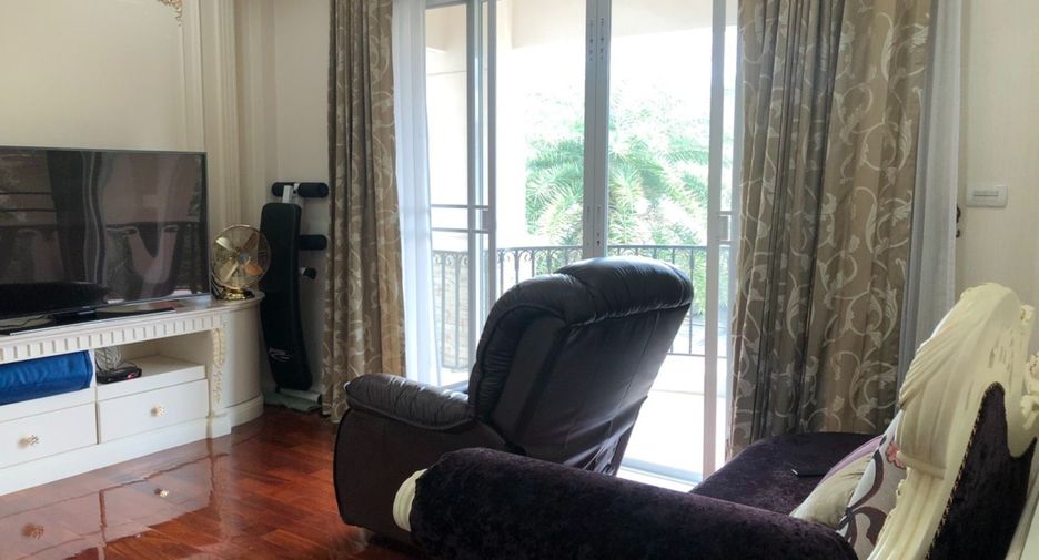 For sale 5 bedrooms house in Taling Chan, Bangkok