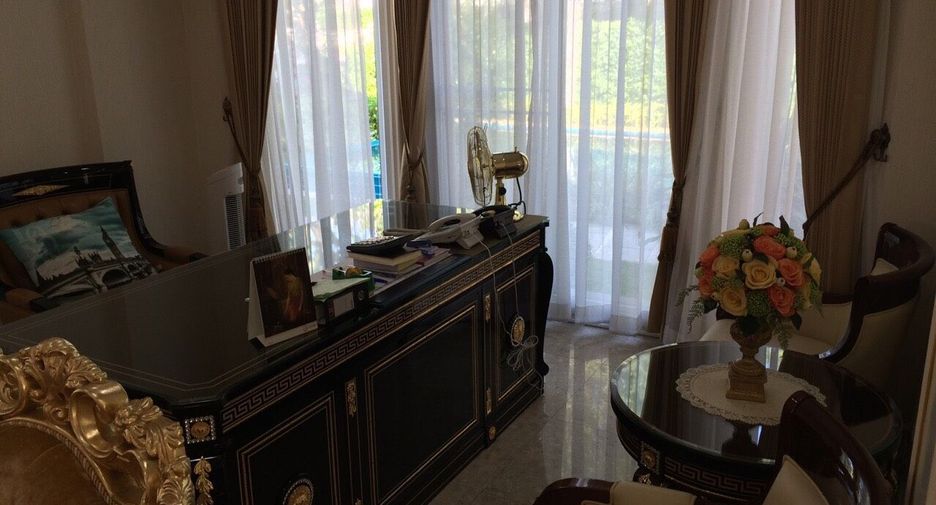 For sale 5 bedrooms house in Taling Chan, Bangkok