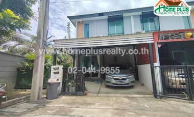 Casa adosada en venta de 3 habitaciones en Bang Phli, Samut Prakan