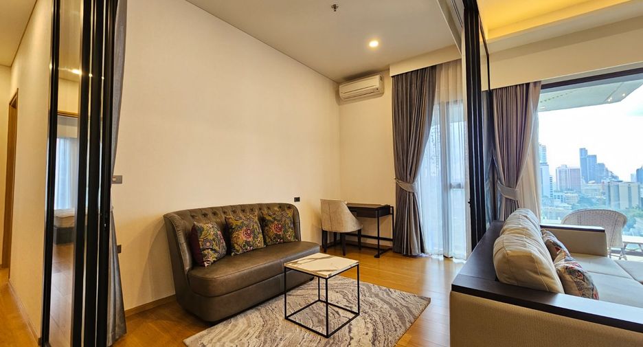 For rent 2 bedrooms condo in Watthana, Bangkok