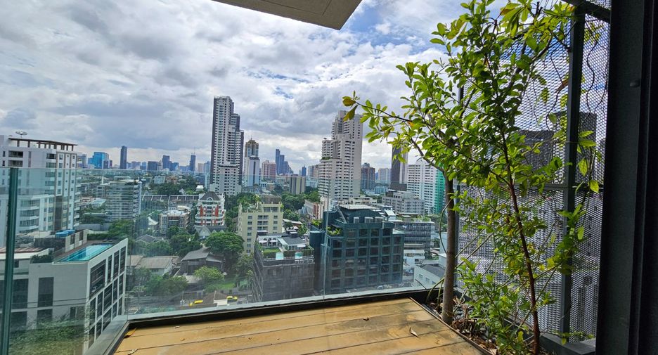 For rent 2 bedrooms condo in Watthana, Bangkok