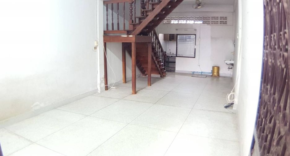 For sale 2 bed townhouse in Mueang Surat Thani, Surat Thani