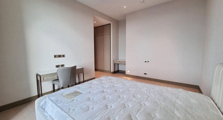 For rent 2 bedrooms condo in Khlong San, Bangkok