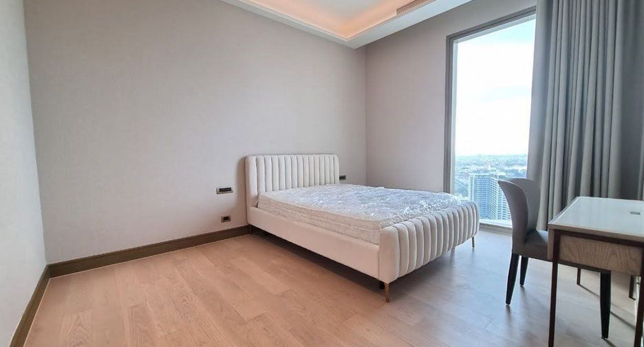 For rent 2 bedrooms condo in Khlong San, Bangkok