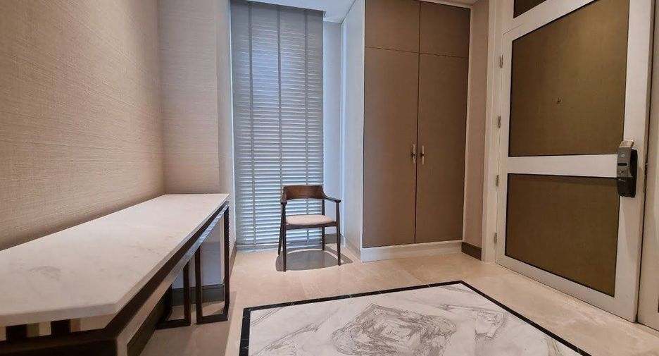 For rent 2 bedrooms condo in Khlong San, Bangkok