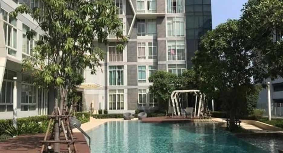 For sale 2 bedrooms condo in Phra Khanong, Bangkok