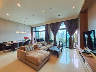 Condo en venta de 4 habitaciones en Yan Nawa, Bangkok