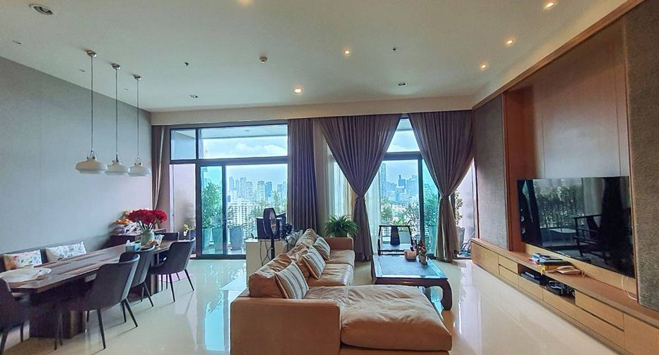 For sale 4 ベッドルーム condo in Yan Nawa, Bangkok