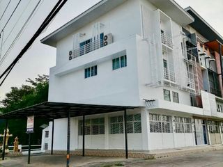 For sale 4 bed retail Space in Mae Sot, Tak