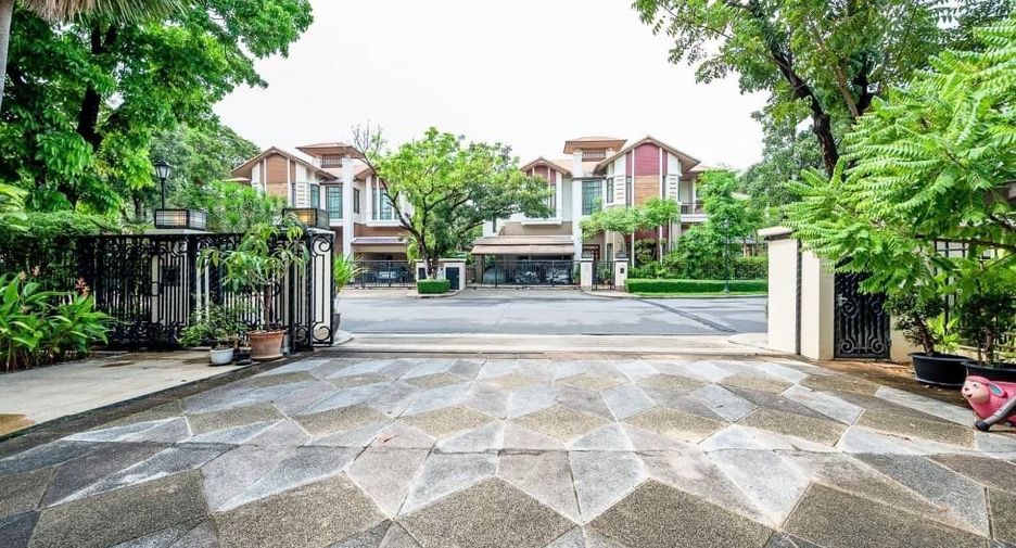 出售 5 卧室 独立屋 在 Watthana, 曼谷