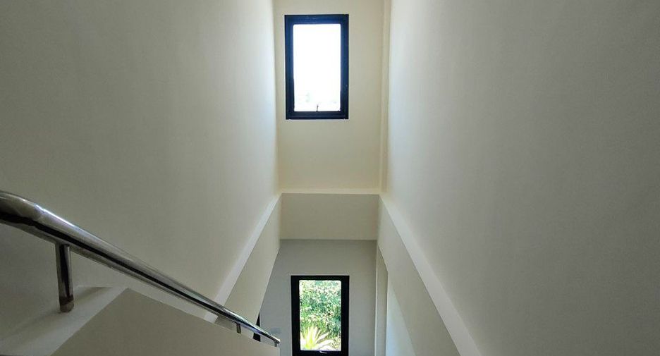 For sale 3 bedrooms retail Space in Mueang Phuket, Phuket