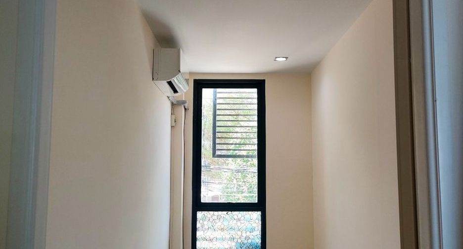 For sale 3 bedrooms retail Space in Mueang Phuket, Phuket