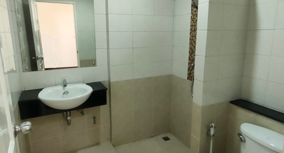For sale 3 bedrooms retail Space in Mueang Phuket, Phuket