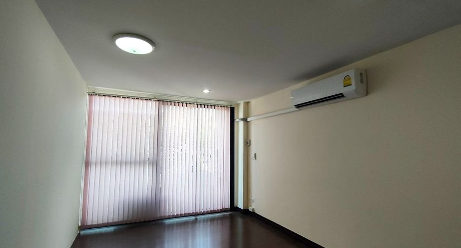 For sale 3 bedrooms retail Space in Mueang Phuket, Phuket