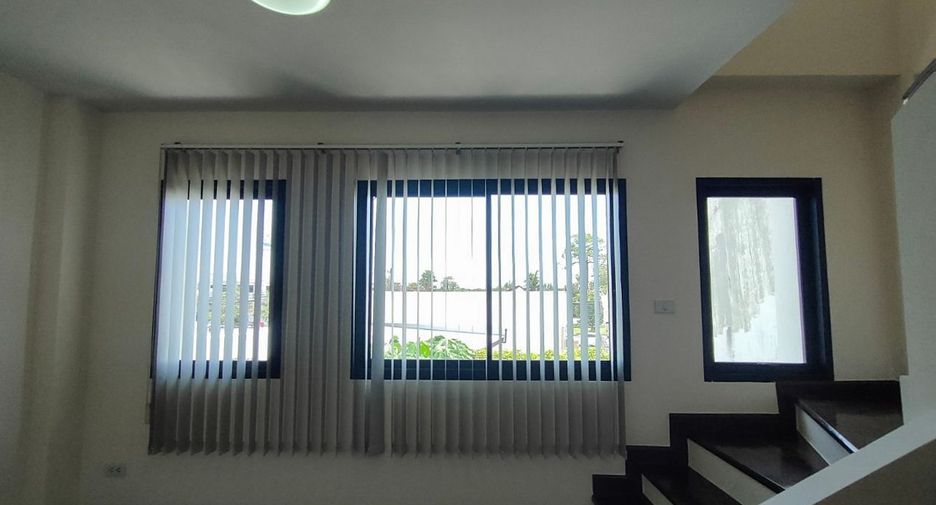 For sale 3 bedrooms retail Space in Mueang Phuket, Phuket