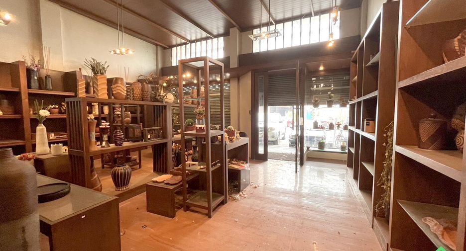 For sale retail Space in San Kamphaeng, Chiang Mai