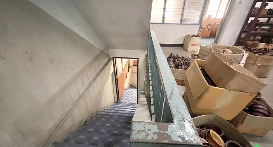 For sale retail Space in San Kamphaeng, Chiang Mai